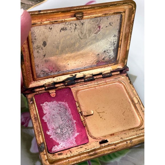 Antique Leather Floral Celluoid Make-up compact - Picture 4 of 8